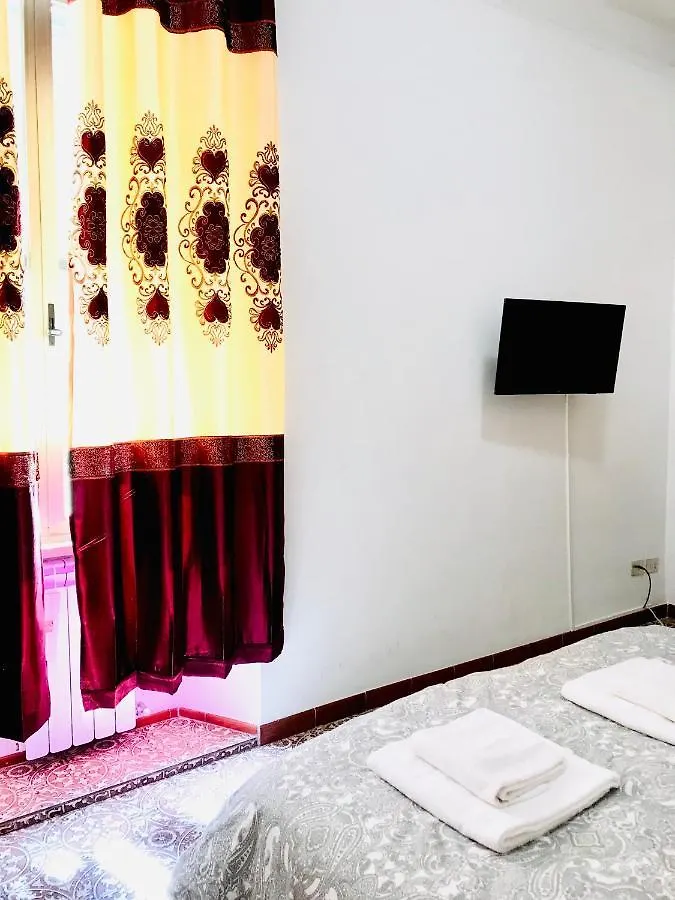 4 Bed Rooms Luxury Apartment Near Colosseum Rome