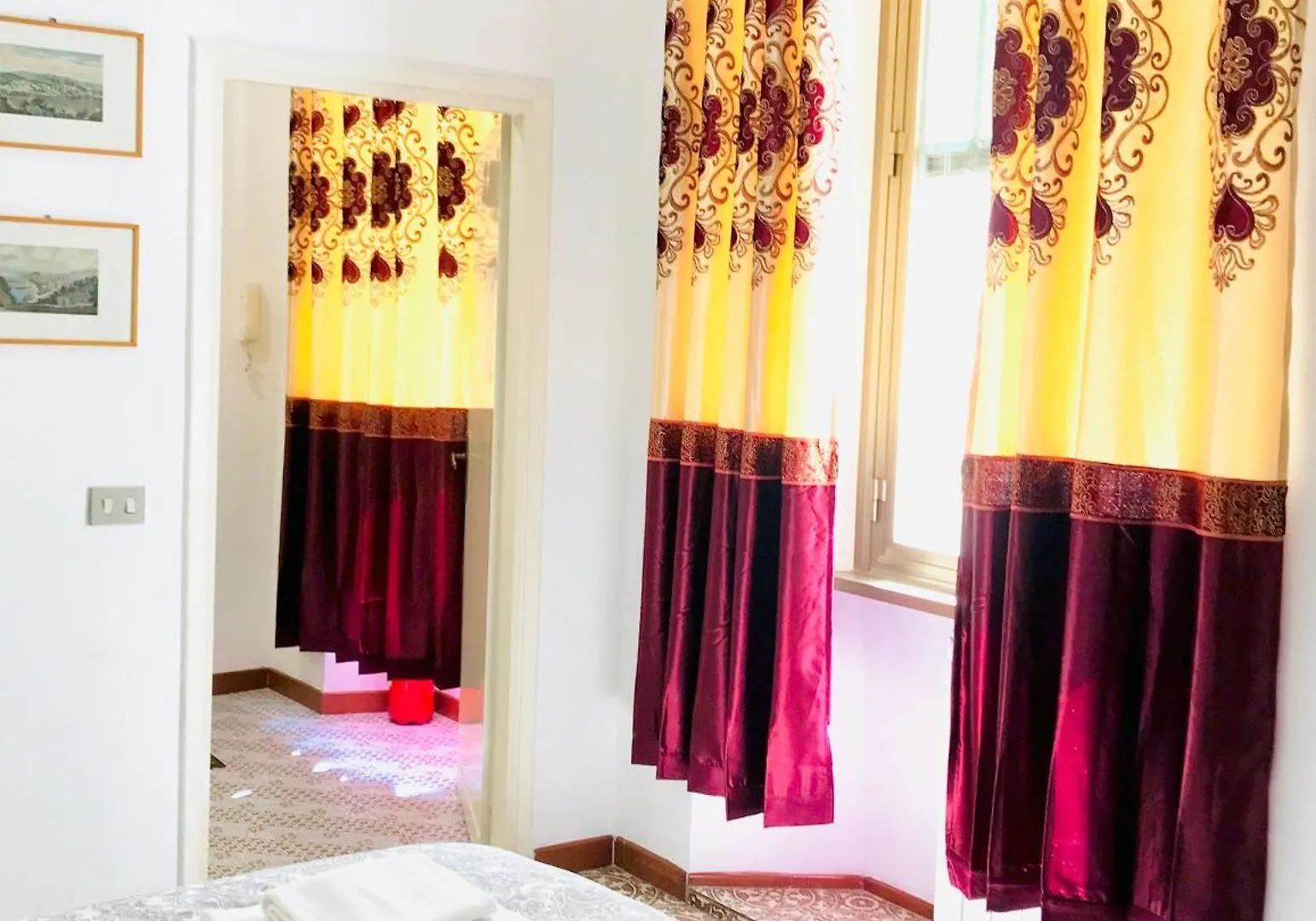 4 Bed Rooms Luxury Apartment Near Colosseum Rome