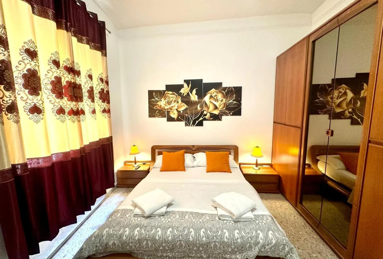 4 Bed Rooms Luxury Apartment Near Colosseum Rome Italy